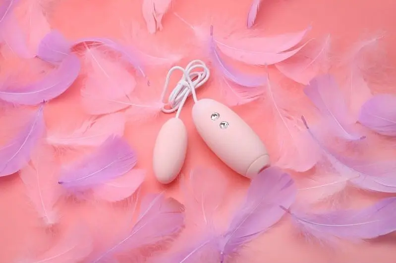 Вакуумний стимулятор з віброяйцем 2 в 1 KissToy Miss VV Pink (SO3761) [95842] - фото 4