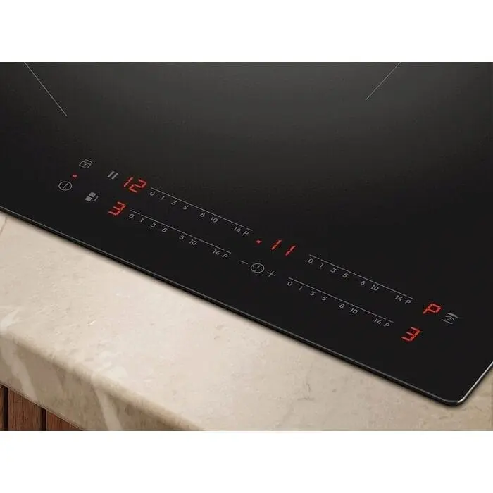 Варильна поверхня Electrolux індукційна 60 см розширена зона Hob2Hood чорний матовий - фото 3