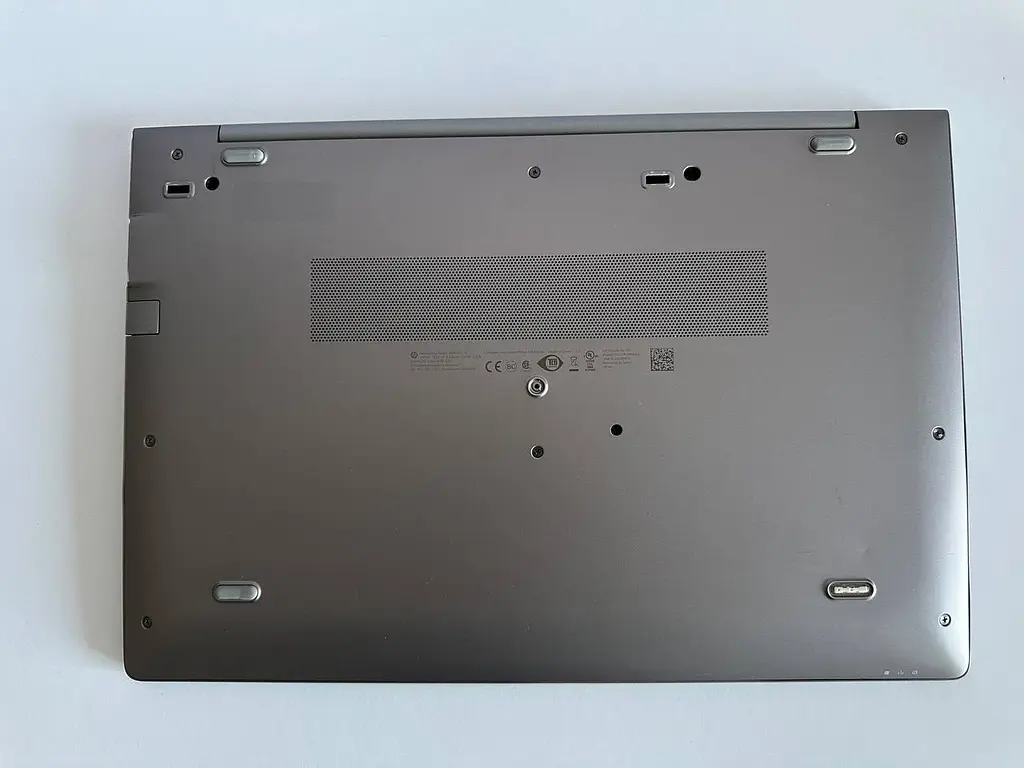 Ноутбук HP ZBook 15U G5 15.6" (i7-8550U / 16GB / SSD 1TB / Radeon Pro WX 3100 2GB) Refurbished - фото 9