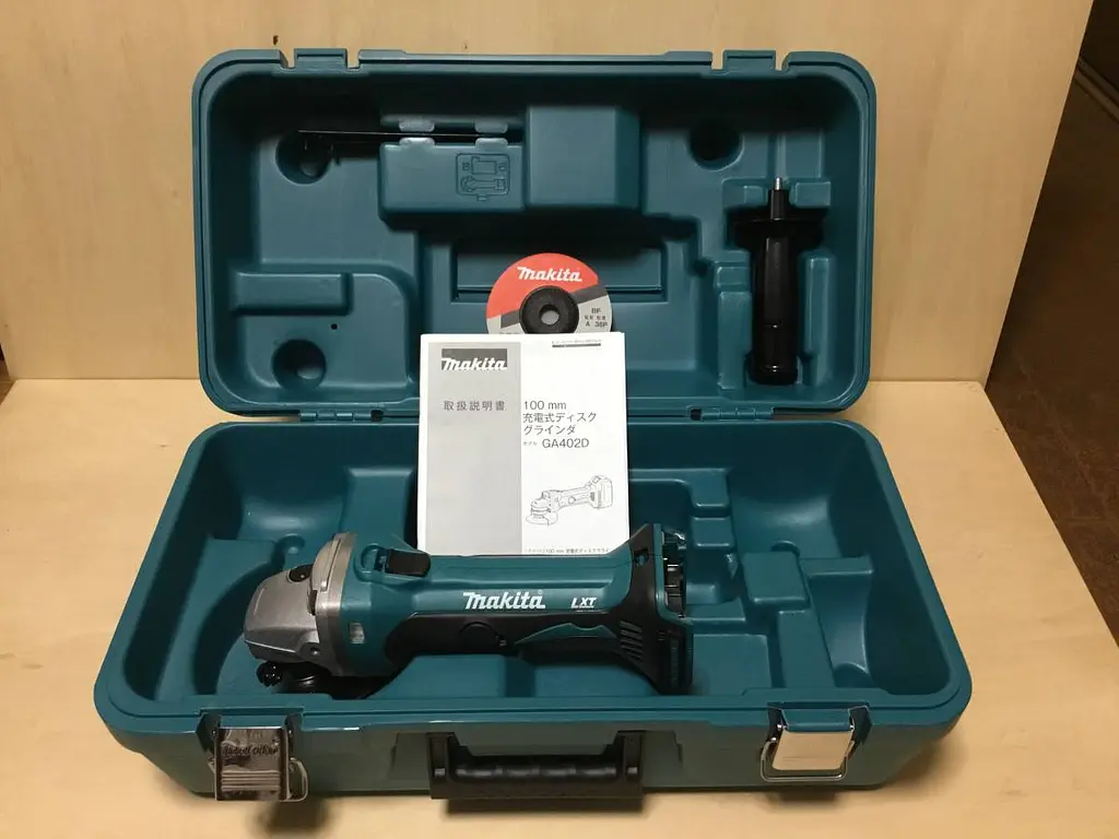 Кейс пластиковий для КШМ Makita 824767-4 (BGA450 BGA452, DGA450, DGA452, DGA504, DGA506, DGA508, DGA511, DGA513, DGA514, DGA517, DGA518, DGA519, 9565CVR) - фото 4