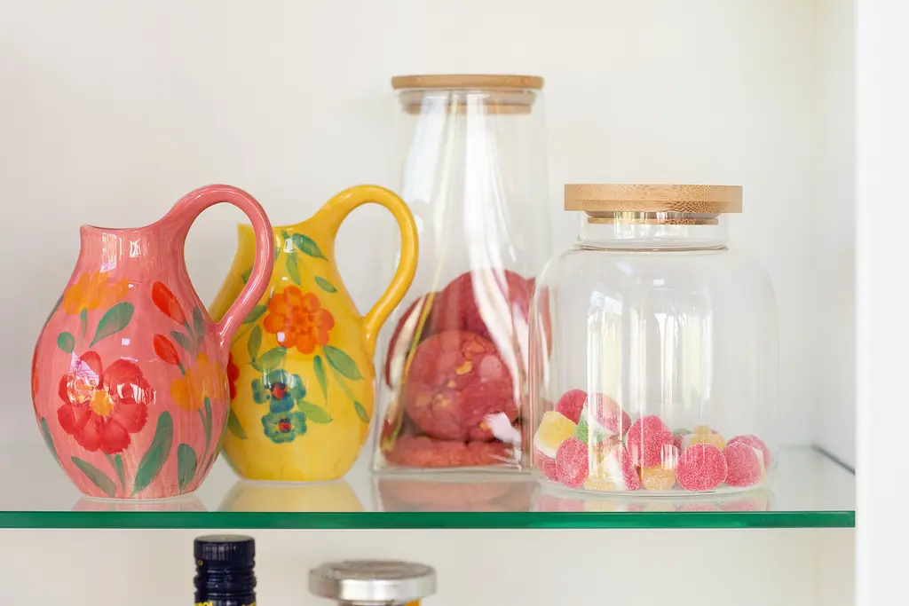 Ваза - кувшин J-line желтая с ручной росписью 16 см (533921) - фото 2