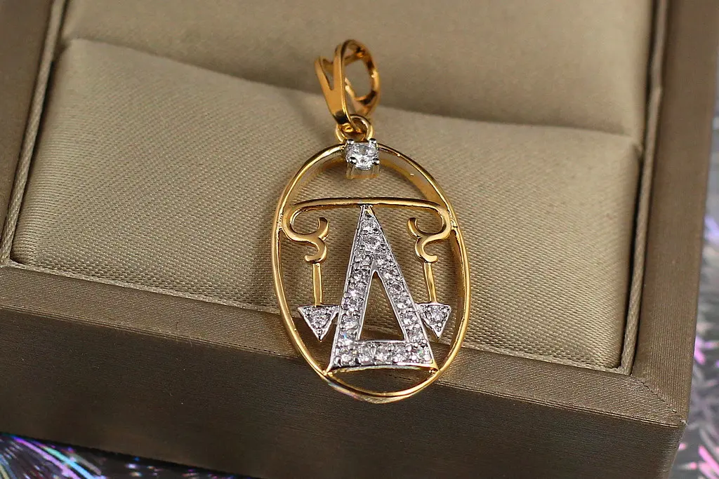 Кулон зодіак Xuping Jewelry терези 2.6 см із родієм золотистий