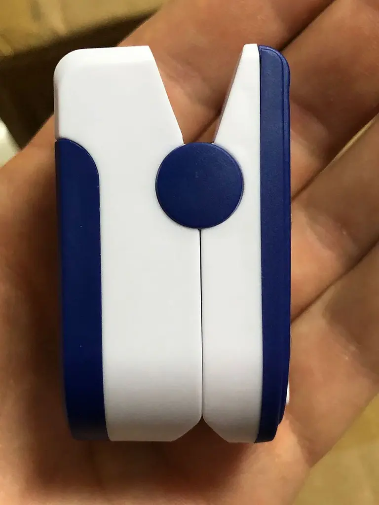 Пульсоксиметр Fingertip Pulse Oximeter 1 шт Синій (0224) - фото 2