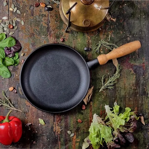  Сковорода блинная Наша мастерская чугунная с деревянной ручкой 22х2.5 см (220-25) - фото 2