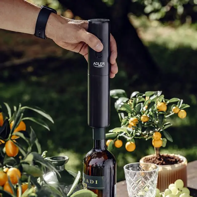 Штопор открывалка для вина Adler AD 4509 резак для фольги для винных пробок 20-24 мм черная - фото 9