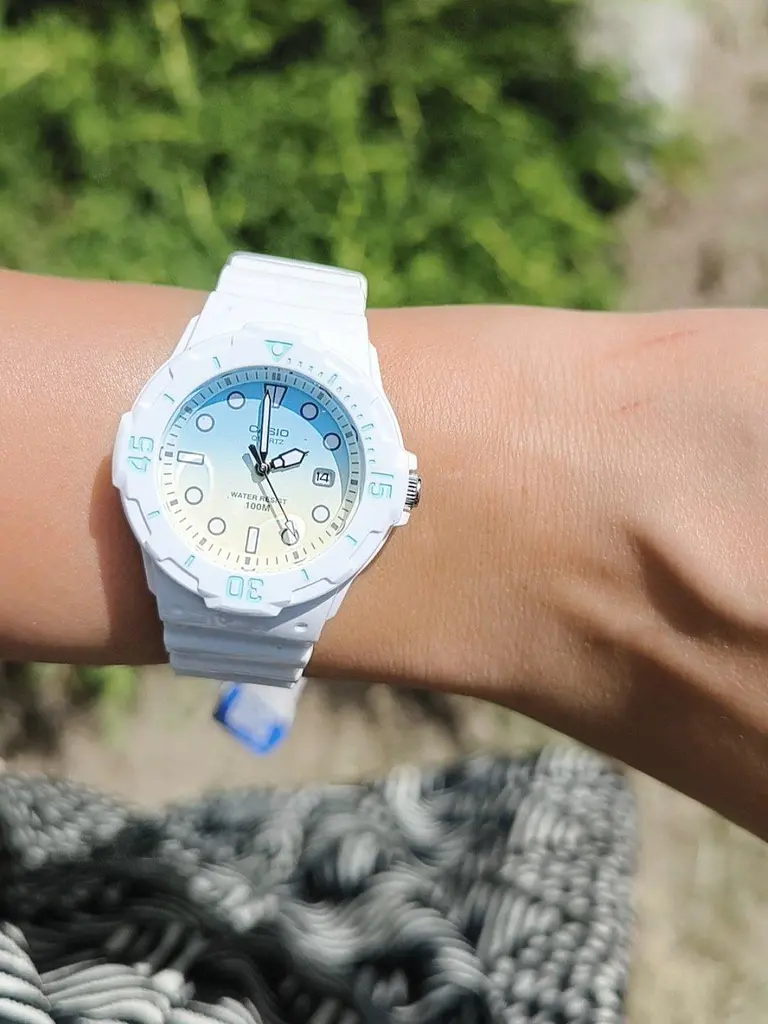 Годинник Casio LRW-200H-2E2 - фото 3