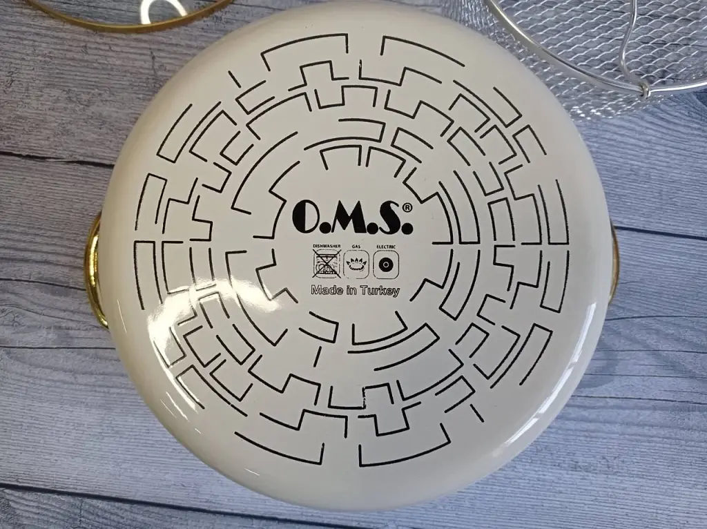 Каструля – фритюрниця O.M.S. Collection 10100 22см 3.7 л Cream - фото 2