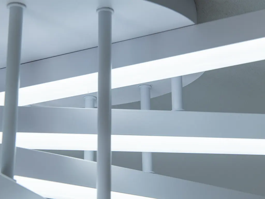 Сучасна біла LED люстра Diasha SX815/5WH 70W до 16 м2 геометрія - фото 5