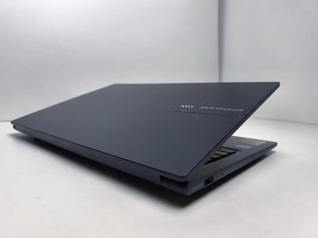 Ноутбук ASUS 15.6" VivoBook 15 FHD Core i5-1235U Ram 8GB SSD256GB Intel UHD Graphics (10883) Б/в - фото 2