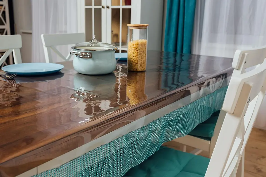 Скатерть силиконовая с бирюзовой стразовой лентой 350х110 см - фото 3