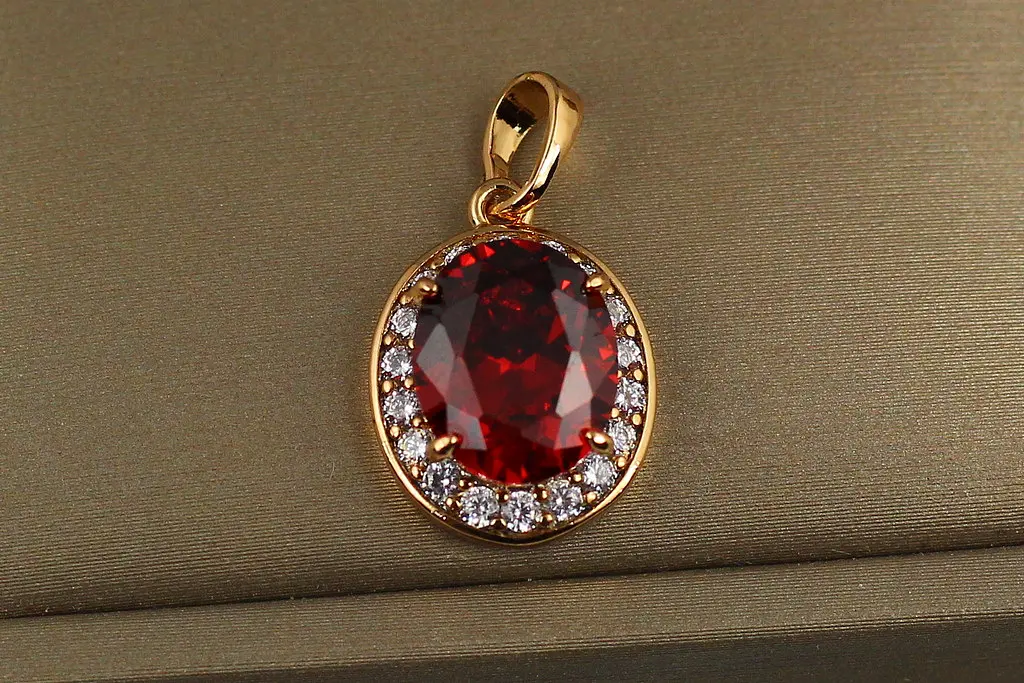 Кулон Xuping Jewelry малинки червоний камінь 1.7 см золотистий