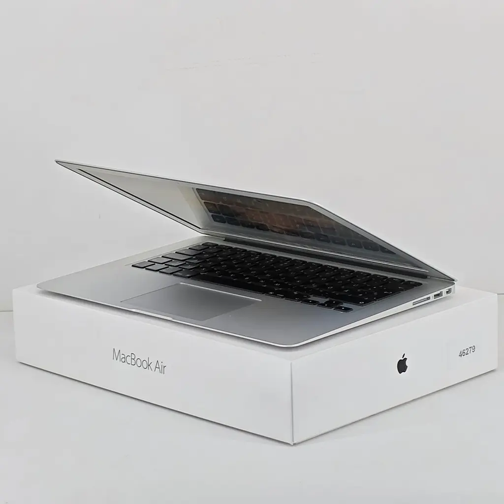 Ноутбук Apple MacBook Air 7,2 A1466 (FVFX52MNJ1WL) (i5-5350U/8/250SSD) - Class A - фото 7