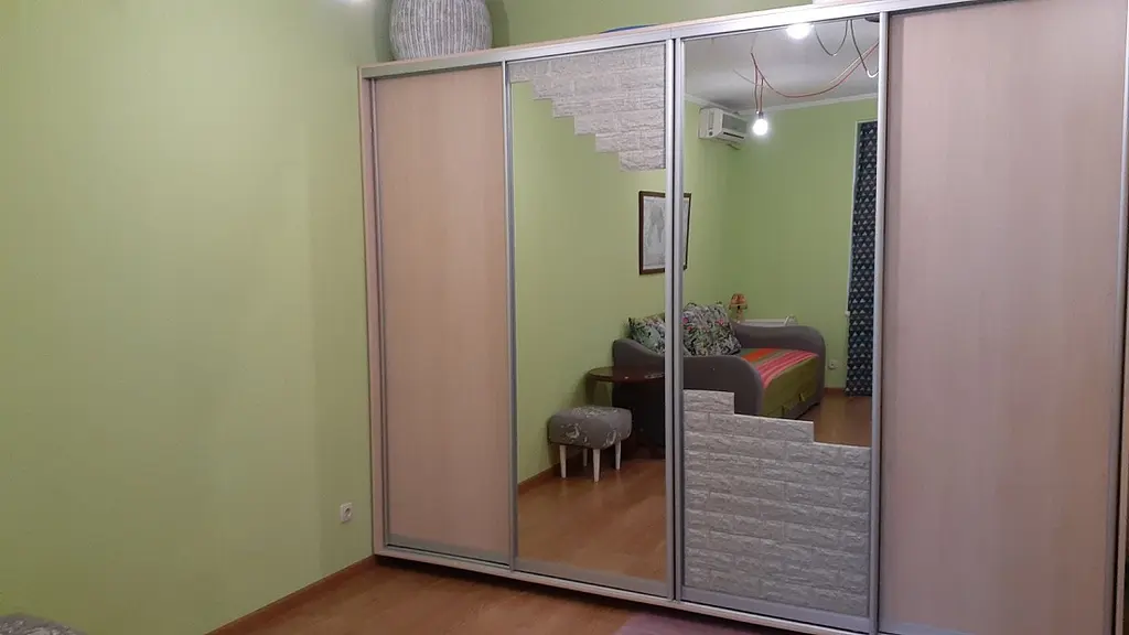 Самоклеюча декоративна 3D панель 3D Loft під світло-сіру цеглу смужка 700x770x3мм (330-3) - фото 2