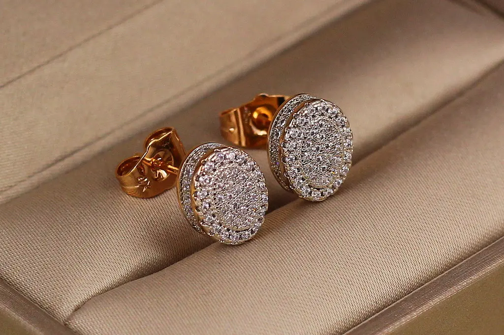 Сережки гвоздики Xuping Jewelry об"ємний овал з родієм 10 мм золотисті - фото 2