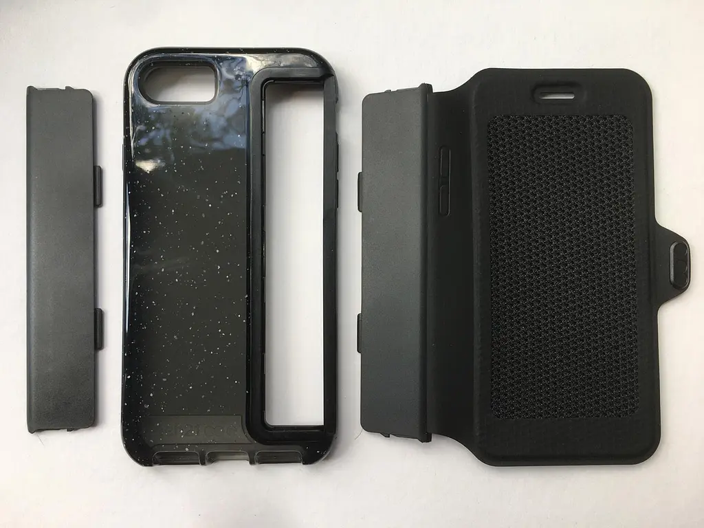 Чохол-книжка Tech21 Evo Wallet Active Edition протиударний для iPhone 6/6S/7/8/SE 2/3 2020/2022 Black - фото 4