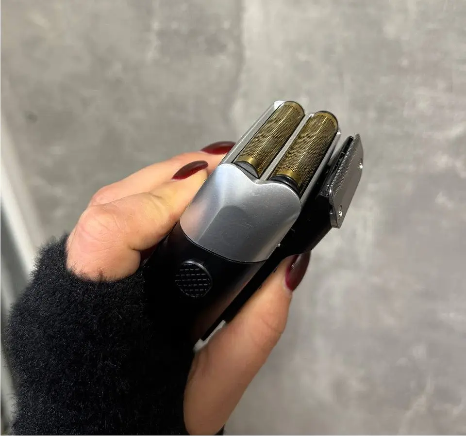 Електробритва DSP-60088 чоловіча акумуляторна сіткова для сухого бриття з висувним триммером та LED дисплеєм 1400 mAh 5 Вт Чорний - фото 6