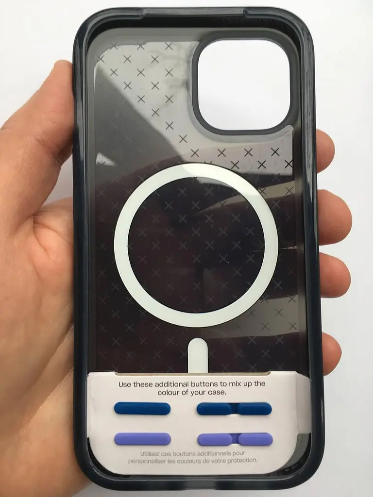 Оригінальний протиударний чохол для iPhone 14/13 Tech21 Evo Check MagSafe Black T21-9817 силіконовий - фото 5