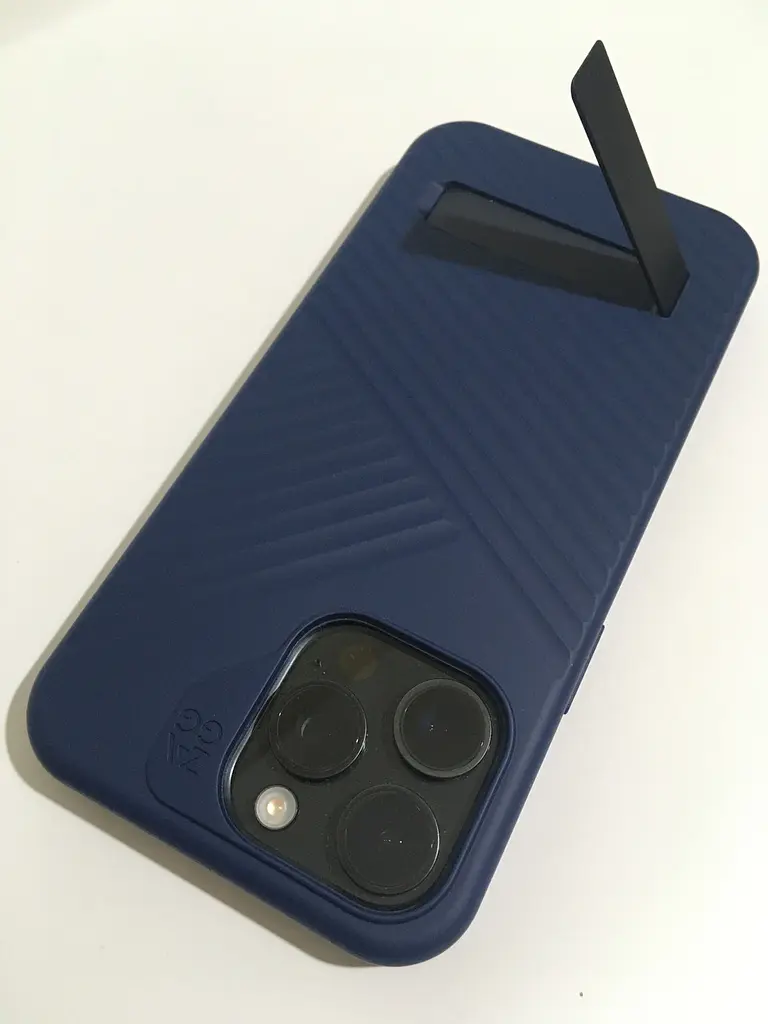 Протиударний чохол із підставкою ZAGG Gear4 Denali MagSafe для iPhone 15 Pro Navy - фото 9