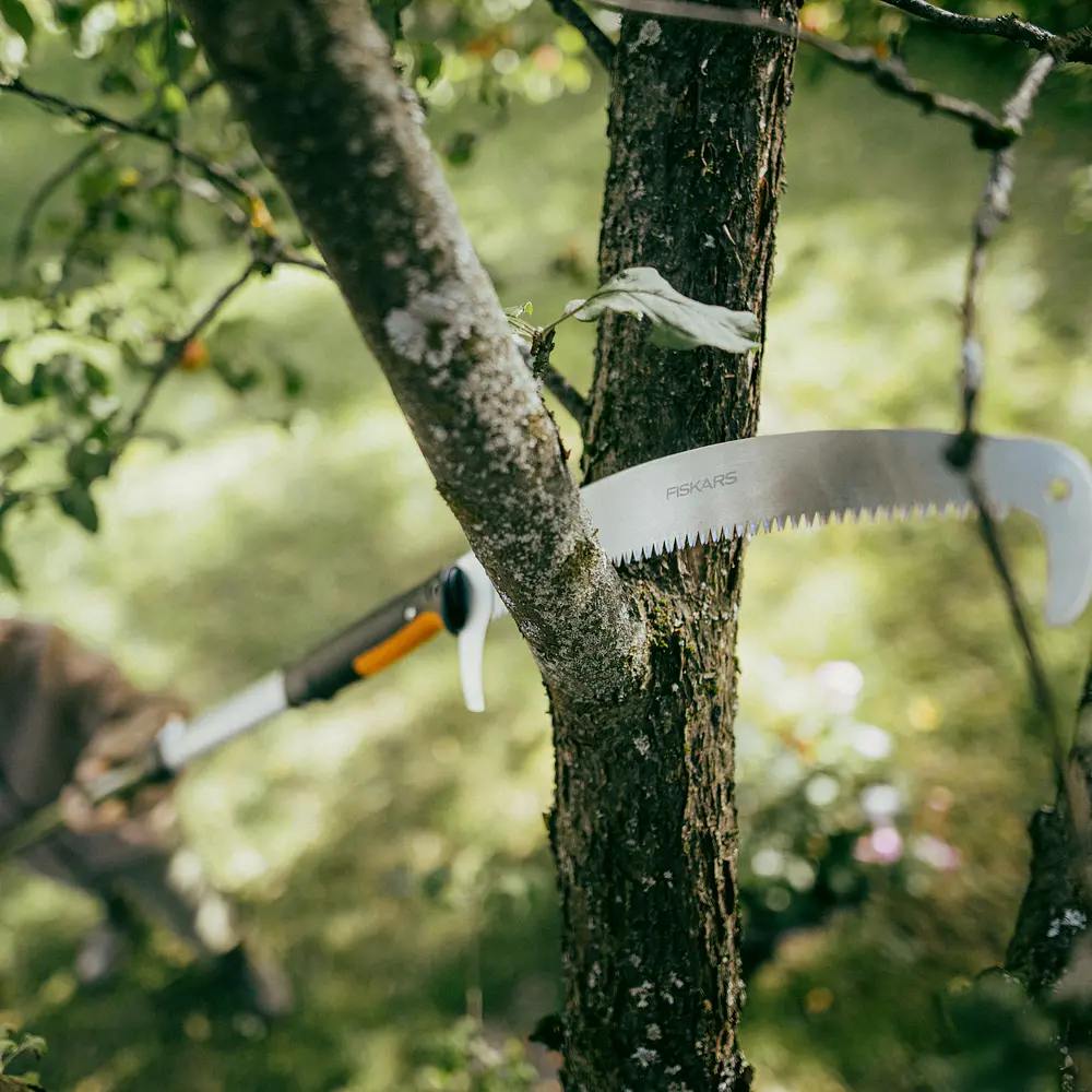 Пила садова закруглена з гаком Fiskars OneClick 360 мм, зріз на себе (1080690) - фото 4