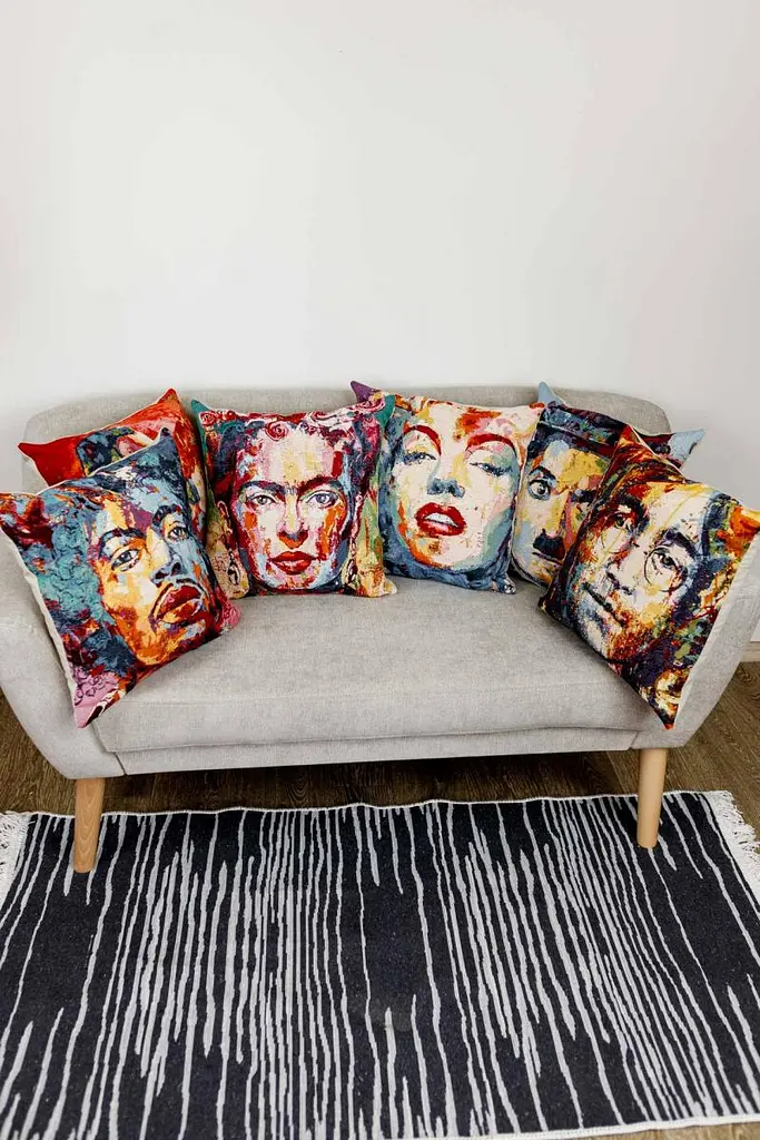 Подушка декоративна гобеленова 45х45 см MARILYN (029980) - фото 4