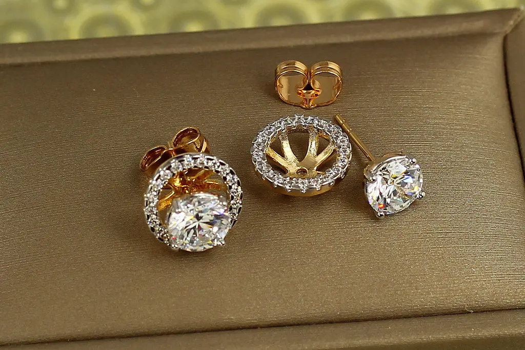 Сережки гвоздики Xuping Jewelry матрьошки з родієм 1,2 см золотисті - фото 2