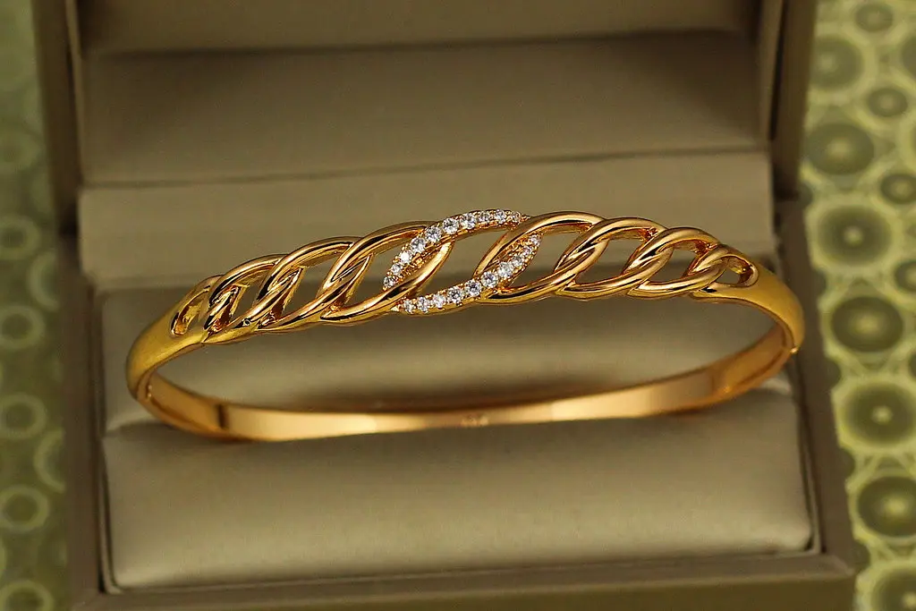 Браслет бенгл Xuping Jewelry Овали одне в одному 60 мм на руку від 17 до 19 см золотистий