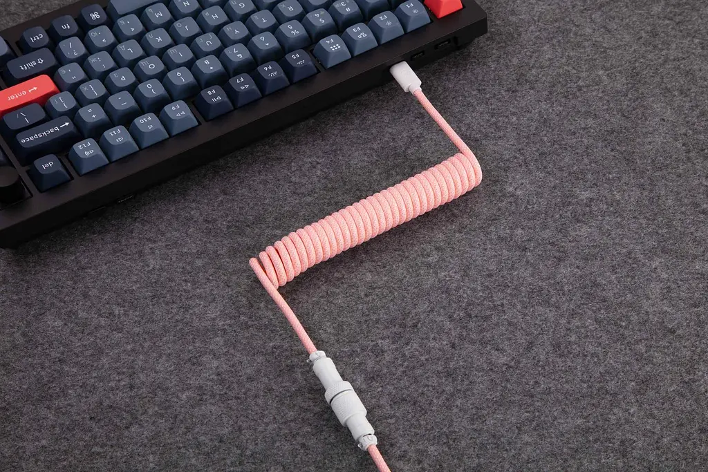 Кабель Keychron USB-A/USB-C > USB-C заряджання/синхронізації, 1.36м, Type-C, Coiled Aviator, рожевий - фото 5