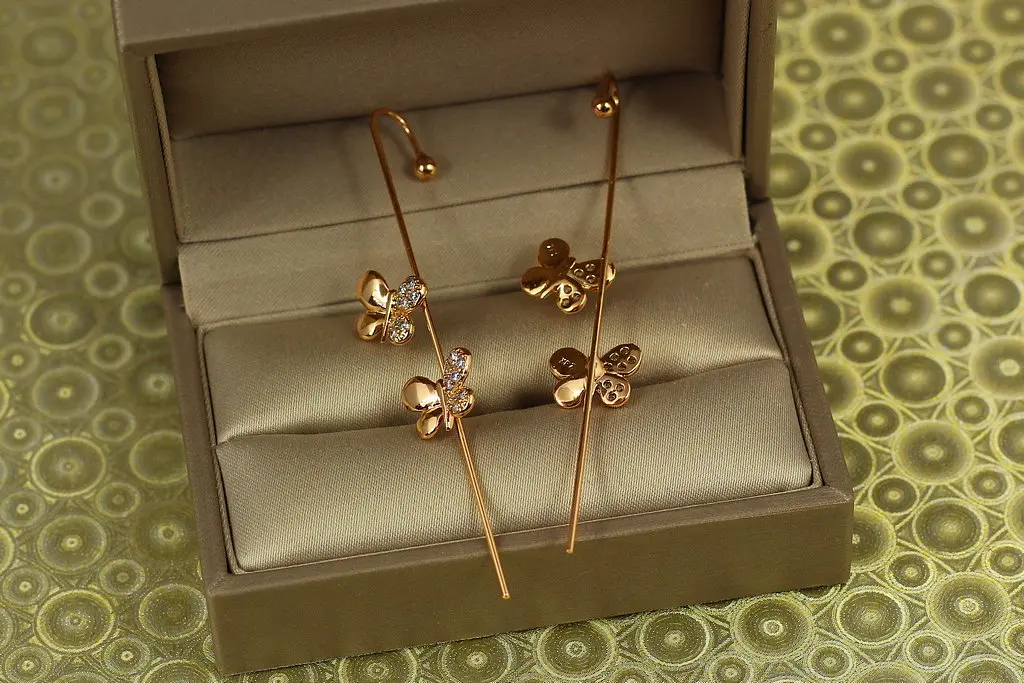 Сережки кафи Xuping Jewelry метелики на стеблі 5,7 см золотисті - фото 2