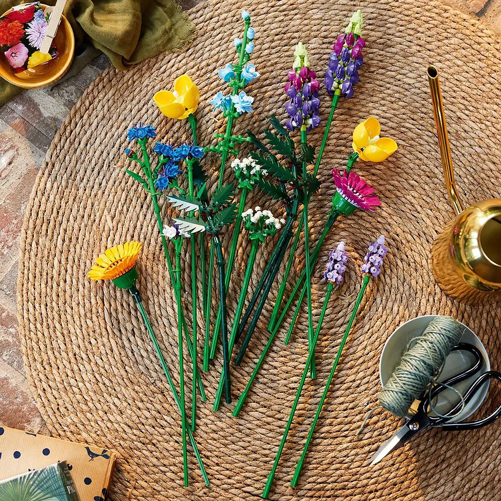 Конструктор LEGO Botanicals Букет польових квітів 939 деталей (10313) - фото 7