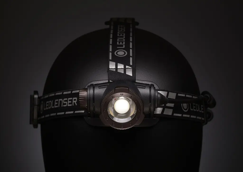 Налобний ліхтар Ledlenser H7R Signature заряджається 1200/700/15 - фото 5