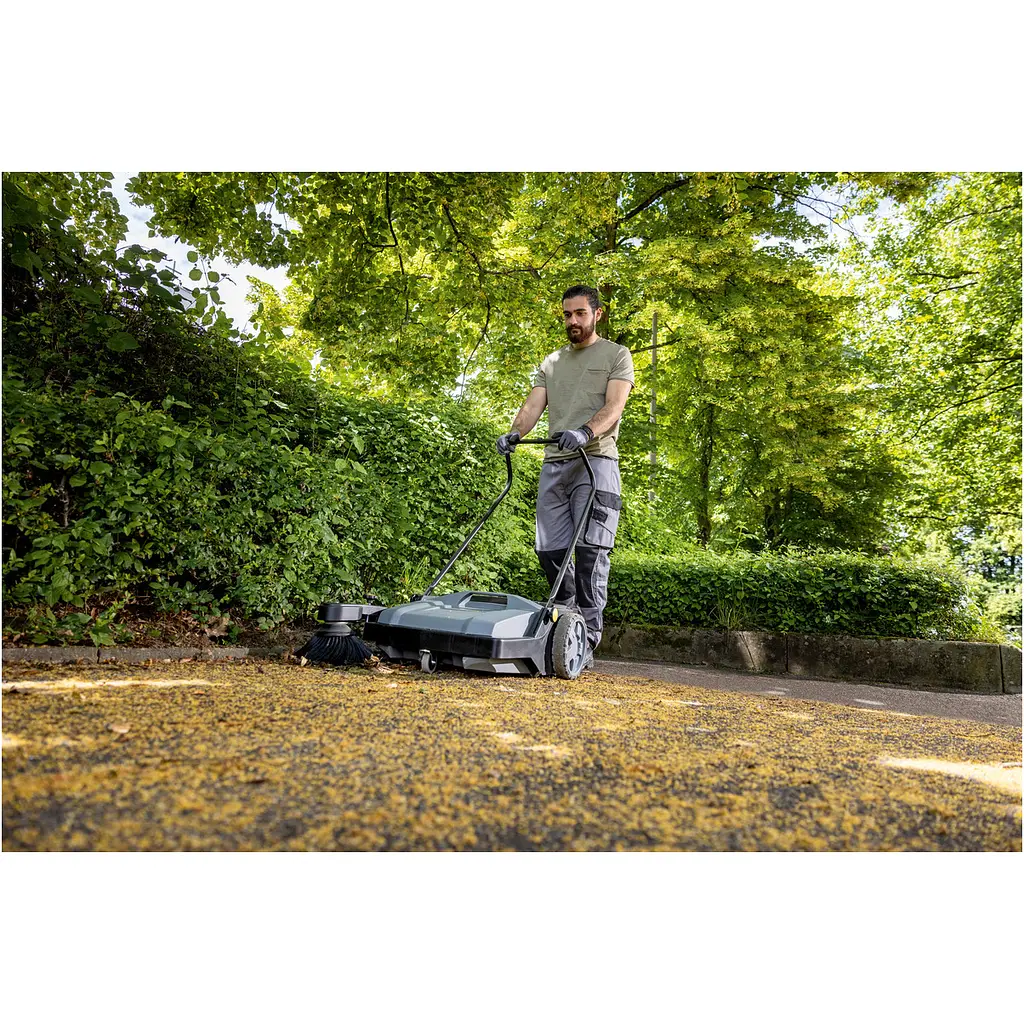 Підмітальна машина Karcher KM 70/15 C Classic компактна (1.517-111.0) - фото 3