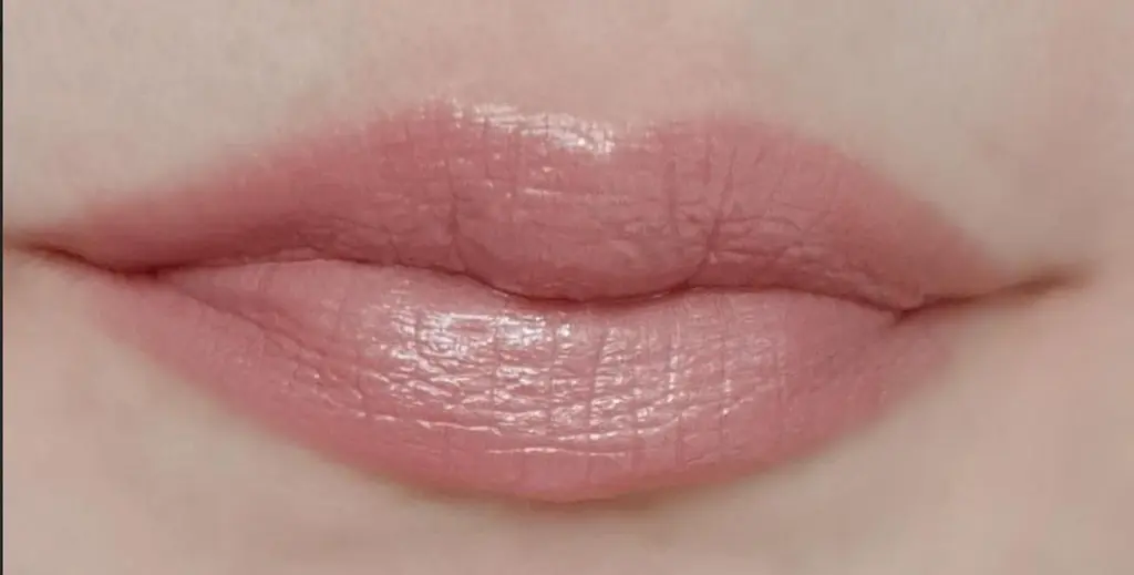 Губна помада Avon Ультра Пудрова мрія / Blush Nude 3.6 г - фото 3