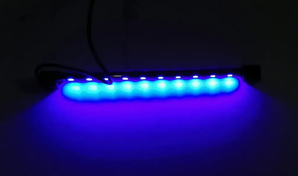 Занурювальний світильник для акваріума Xilong Т4-50Е LED 6.3 Вт синій 42 см - фото 2