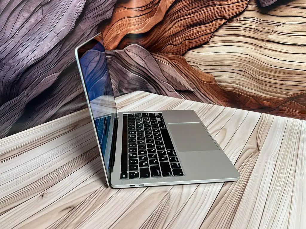 Ноутбук Apple MacBook Pro 13" 2020 i7-1068NG7/32/512 (C02GD0WBML87) Б/в - фото 4