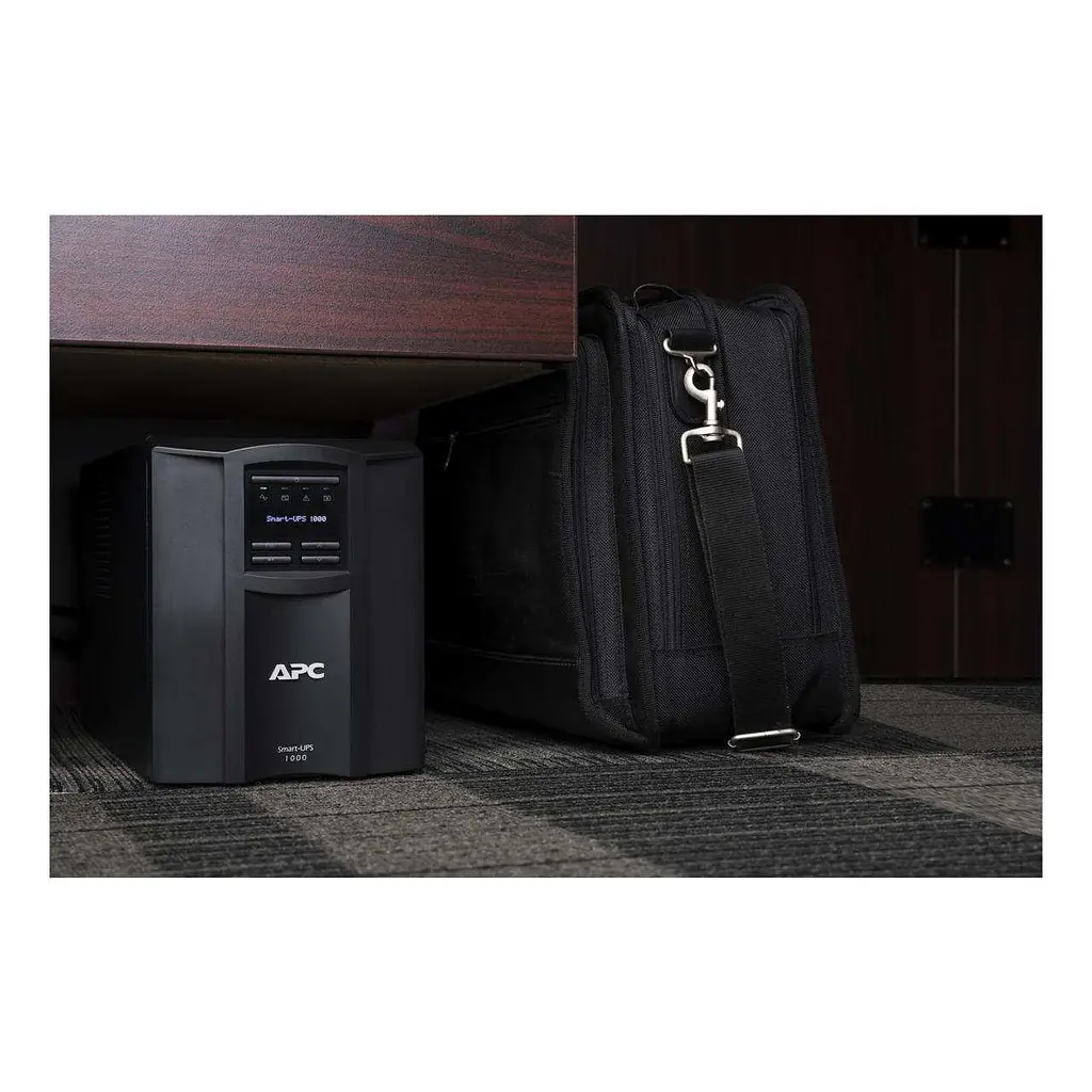 Линейно-интерактивное ИБП APC Smart-UPS 1000VA 230V LCD IEC w/SmartConnect (SMT1000IC) - фото 4
