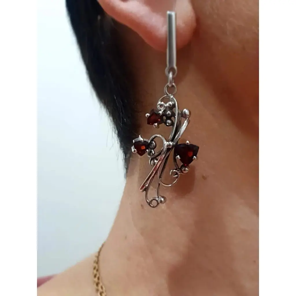 Срібні сережки Агні Срібні ноти з гранатом. 2558 - фото 2