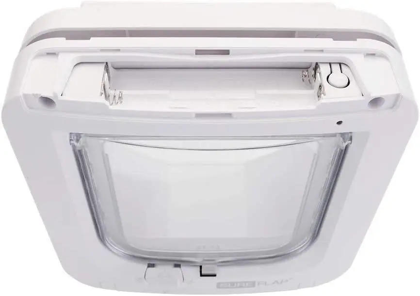 Заслінка для кішок SureFlap з ідентифікацією мікрочіпа, біла (потрібні 4 батареї AA) - фото 4