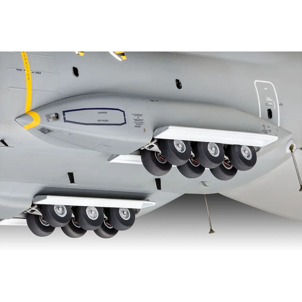 Збірна модель-копія Revell Літак Airbus A400M Atlas RAF 1:72 (1810305) - фото 4