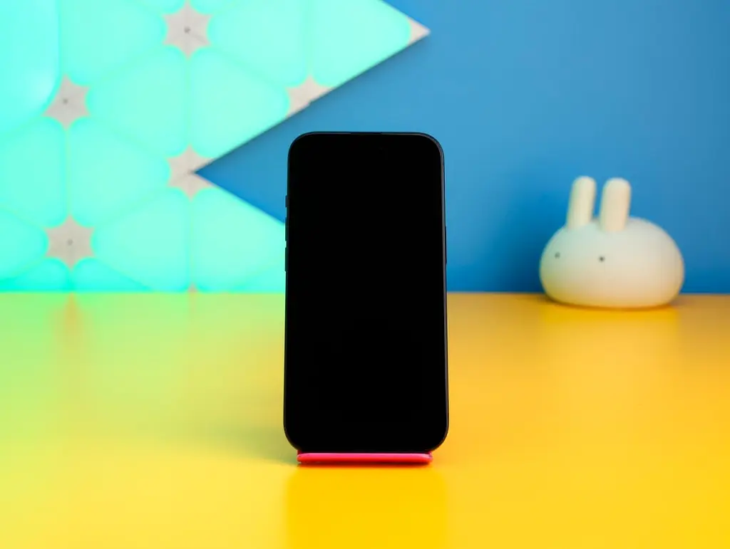 Смартфон Apple iPhone 15 256GB Black (MTP63) Б/У [142434] - фото 4