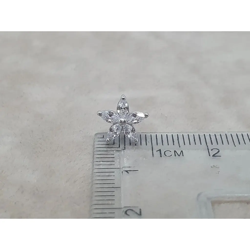 Серебряная серьга для пирсинга хеликса Ирий с фианитами. 40103ШТ - фото 4