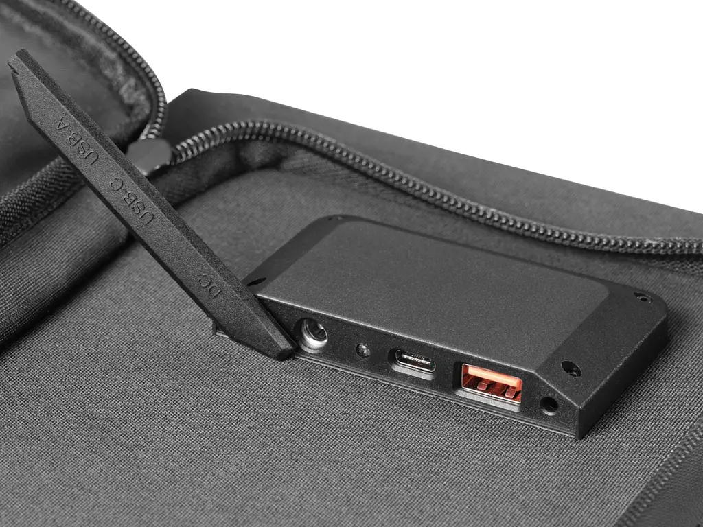 Сонячна панель Sandberg 40W (83x32,1см) DC40W, 5V/3.4A USB-A (23W) + 5V/3A QC3.0 + USB-C PD(30W) - фото 5