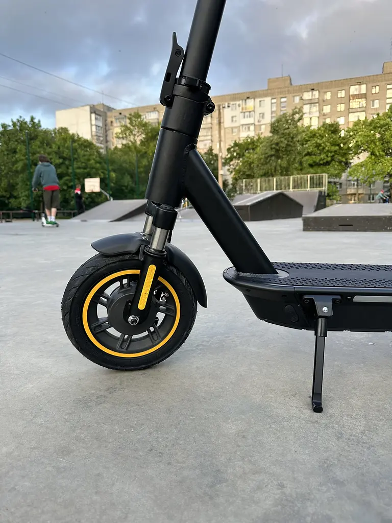 Электросамокат KUGOO G30 PRO Max 600W 18Ah Black| раскладной с усиленным передним амортизатором (модель 2025) - фото 4