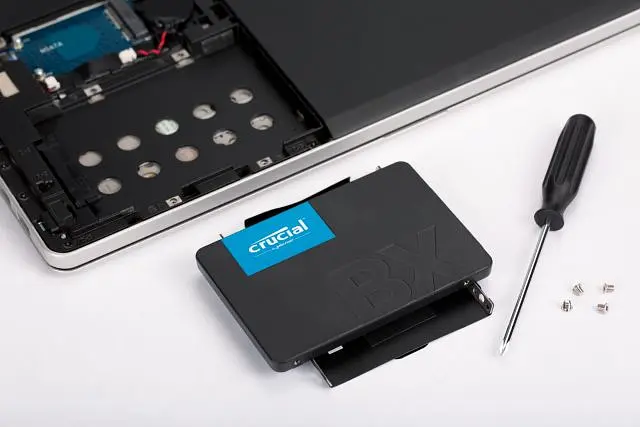 Накопитель SSD Micron 2.5" 240GB SATA BX500 teh0014721 - фото 3