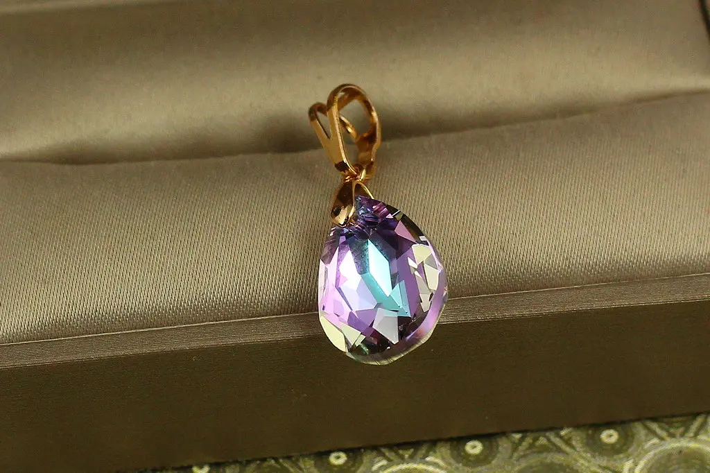Кулон Xuping Jewelry Велика крапля із фіолетовим каменем Сваровські 1,9 см золотистий
