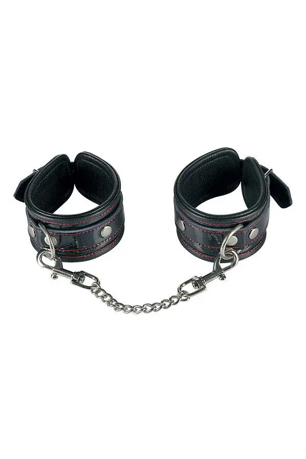Наручники Fetish Tentation Premium Patent Leather Handcuffs, знімний ланцюжок - фото 2