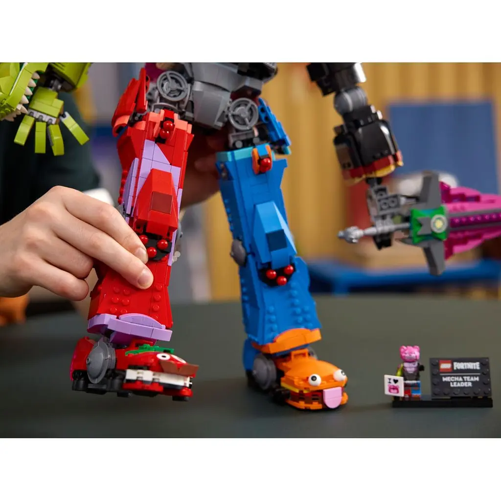 Конструктор LEGO Fortnite Mecha Team Leader 2503 деталі (77078) - фото 9