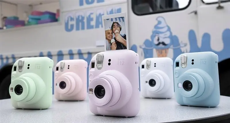Фотокамера миттєвого друку Fujifilm Instax Mini 12 Blossom Pink (16806107) - фото 7