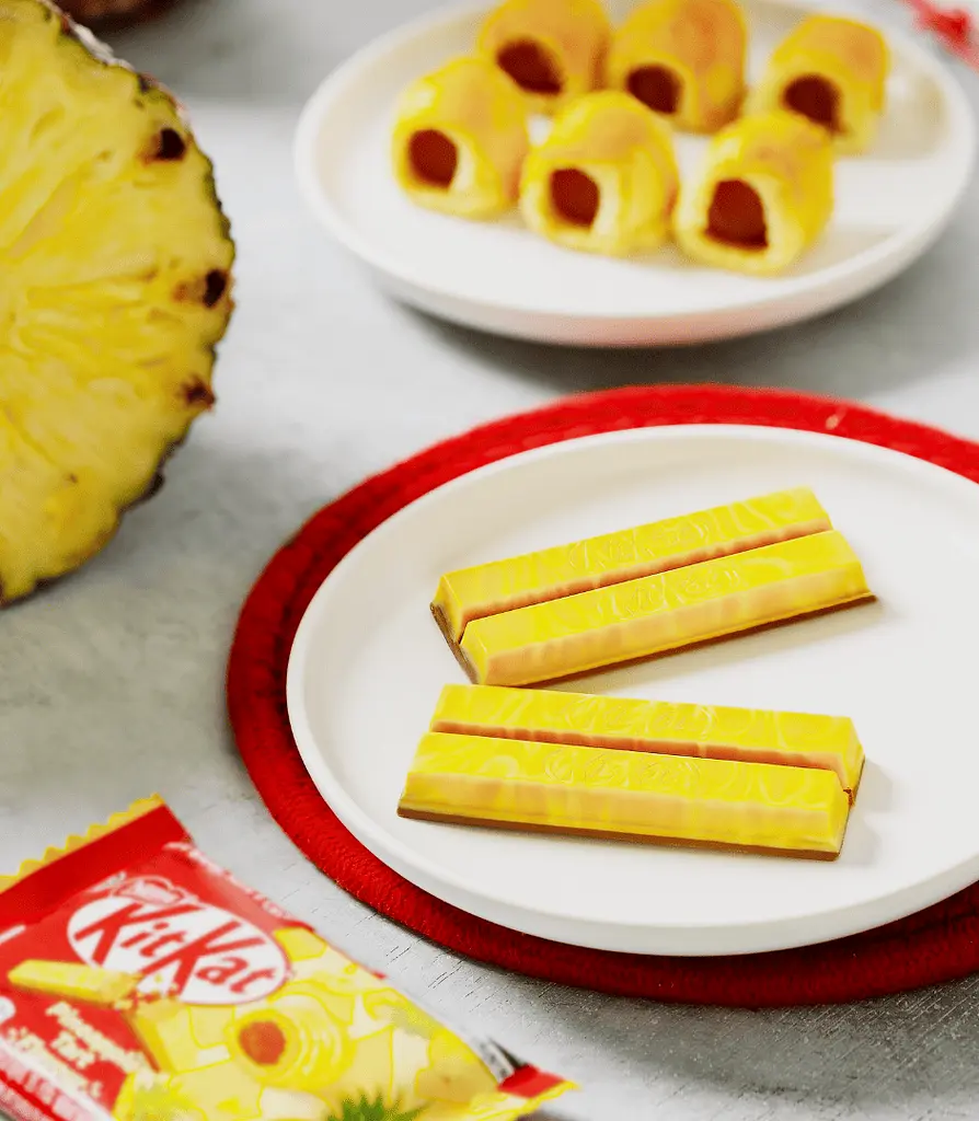 Шоколадний батончик Kit Kat Pineapple Tart Flavour 35 г - фото 5