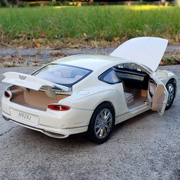 Колекційна металева модель автомобіля АвтоЕксперт Bentley Continental GT з інерцією, світлом та звуком 1:24 - фото 9