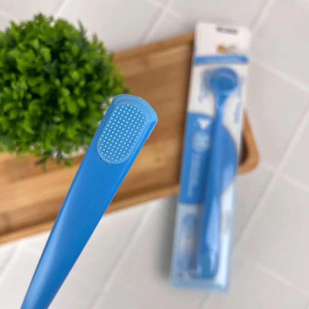 Скребок для язика Dual Cleaning (блакитний) - подвійне очищення: скребок + щетинки - фото 3